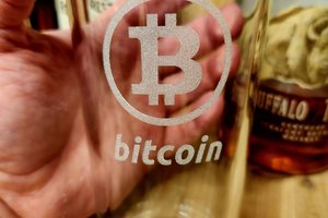 Bitcoin Glass, Bitcoin Beer Glass, Bitcoin Pint Glass, Bitcoin Gift