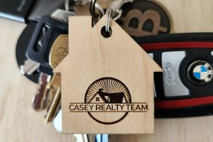 Realtor Logo Keychain || New Home Keychain || VRBO Keychain || AIR BNB Keychain || Bulk Keychains || Cabin Keychain || Short Term Rental