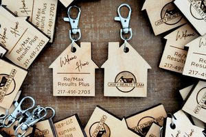 Realtor Logo Keychain || New Home Keychain || VRBO Keychain || AIR BNB Keychain || Bulk Keychains || Cabin Keychain || Short Term Rental