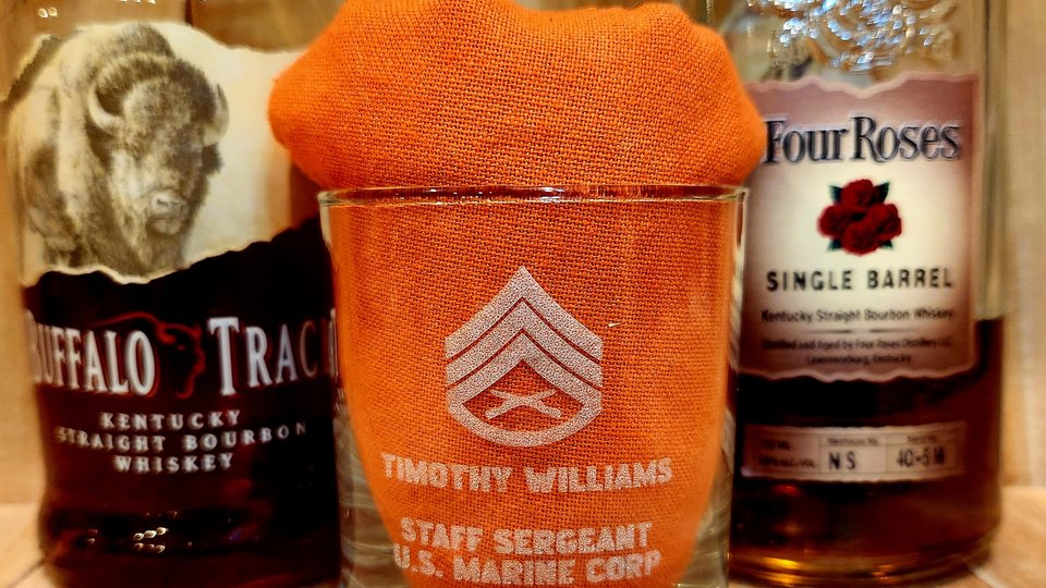 Custom Miltary Whiskey Glass || Army Whiskey Glass || Air Force Whiskey Glass || Navy Whiskey Glass || Marine Whiskey Glass || Rank Insignia