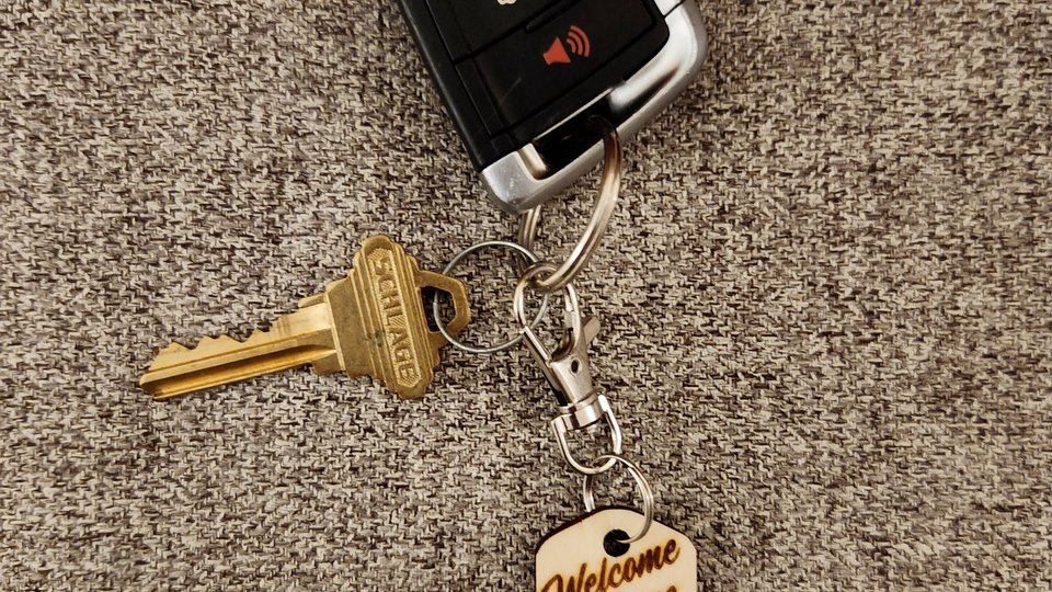 Realtor Key Chain, Key Shaped Key Chain, VRBO Key Chains, AIR BNB Key Chains, Short Term Rental Keychain, Bulk Key Chains